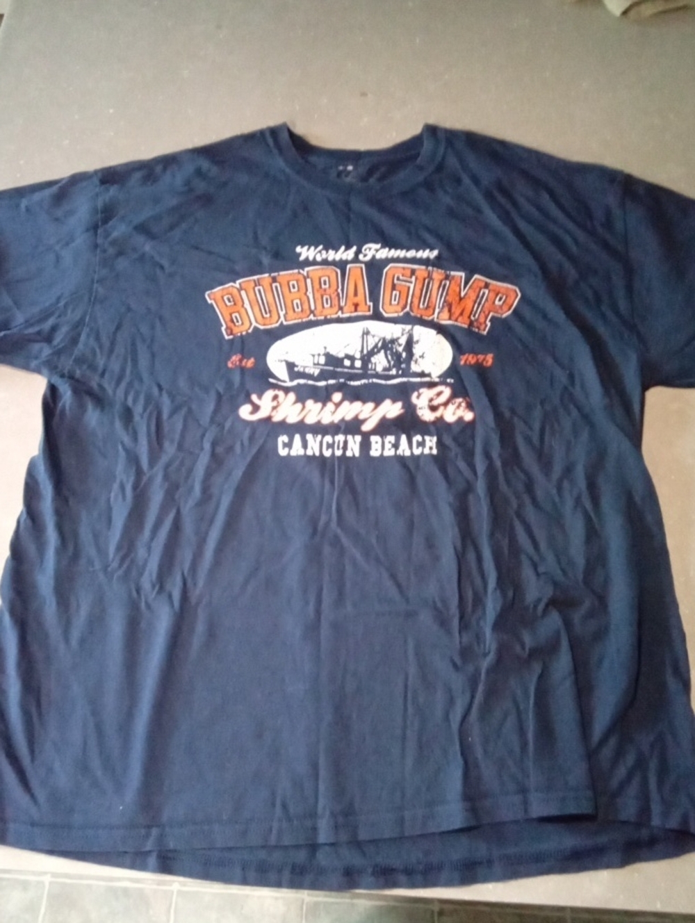 Gildan Navy Bubba Gump Shrimp Co. Cancun Beach Graphic Tee
